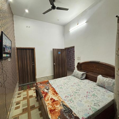 Balaji Homestay Mathura In Vrindavan Eksteriør billede