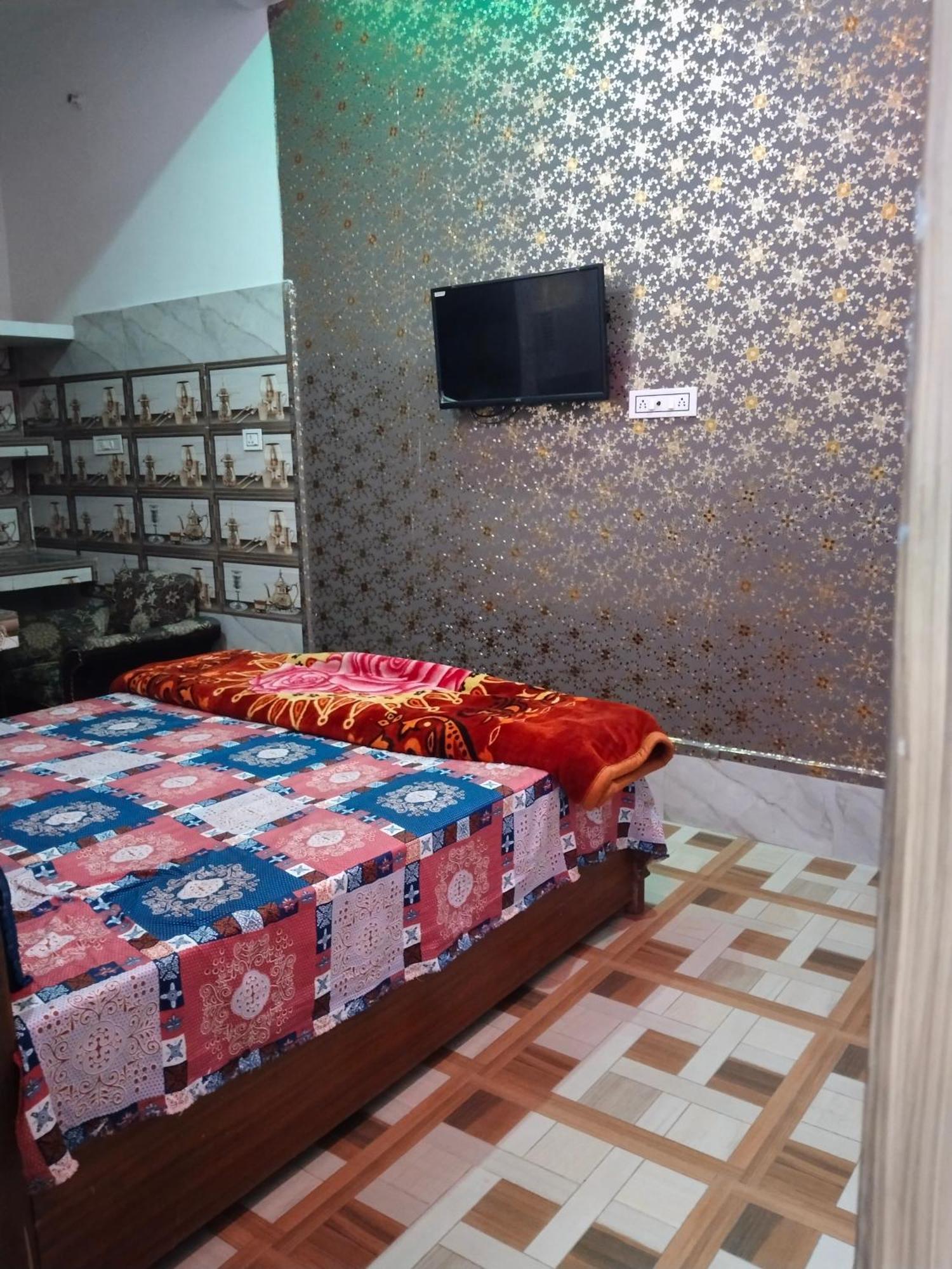 Balaji Homestay Mathura In Vrindavan Eksteriør billede