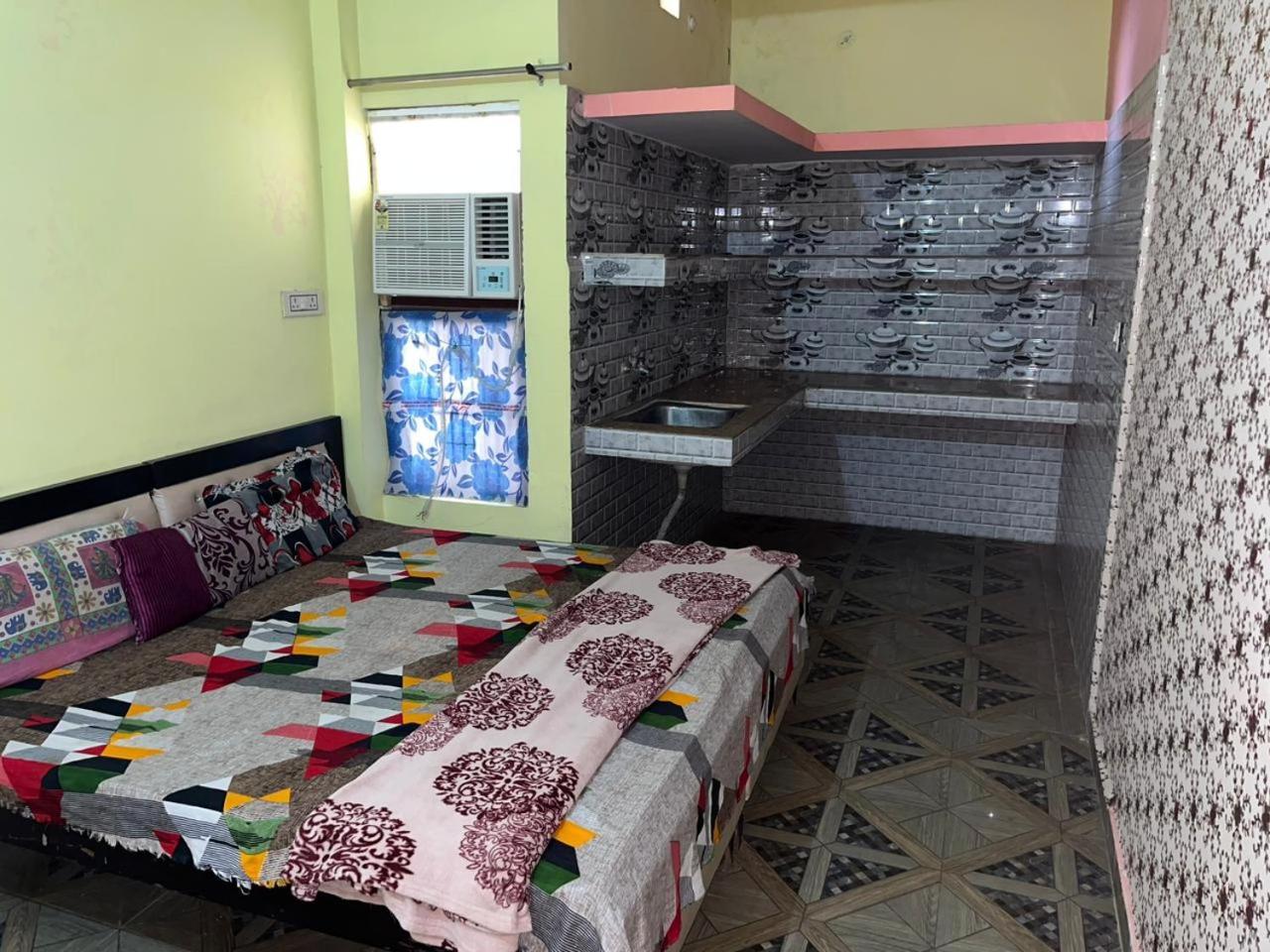 Balaji Homestay Mathura In Vrindavan Eksteriør billede