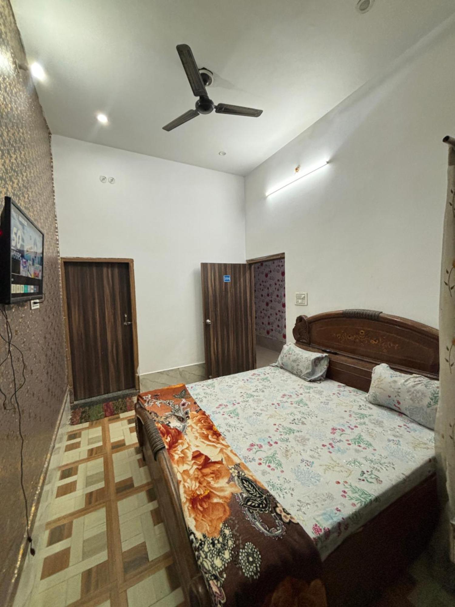 Balaji Homestay Mathura In Vrindavan Eksteriør billede