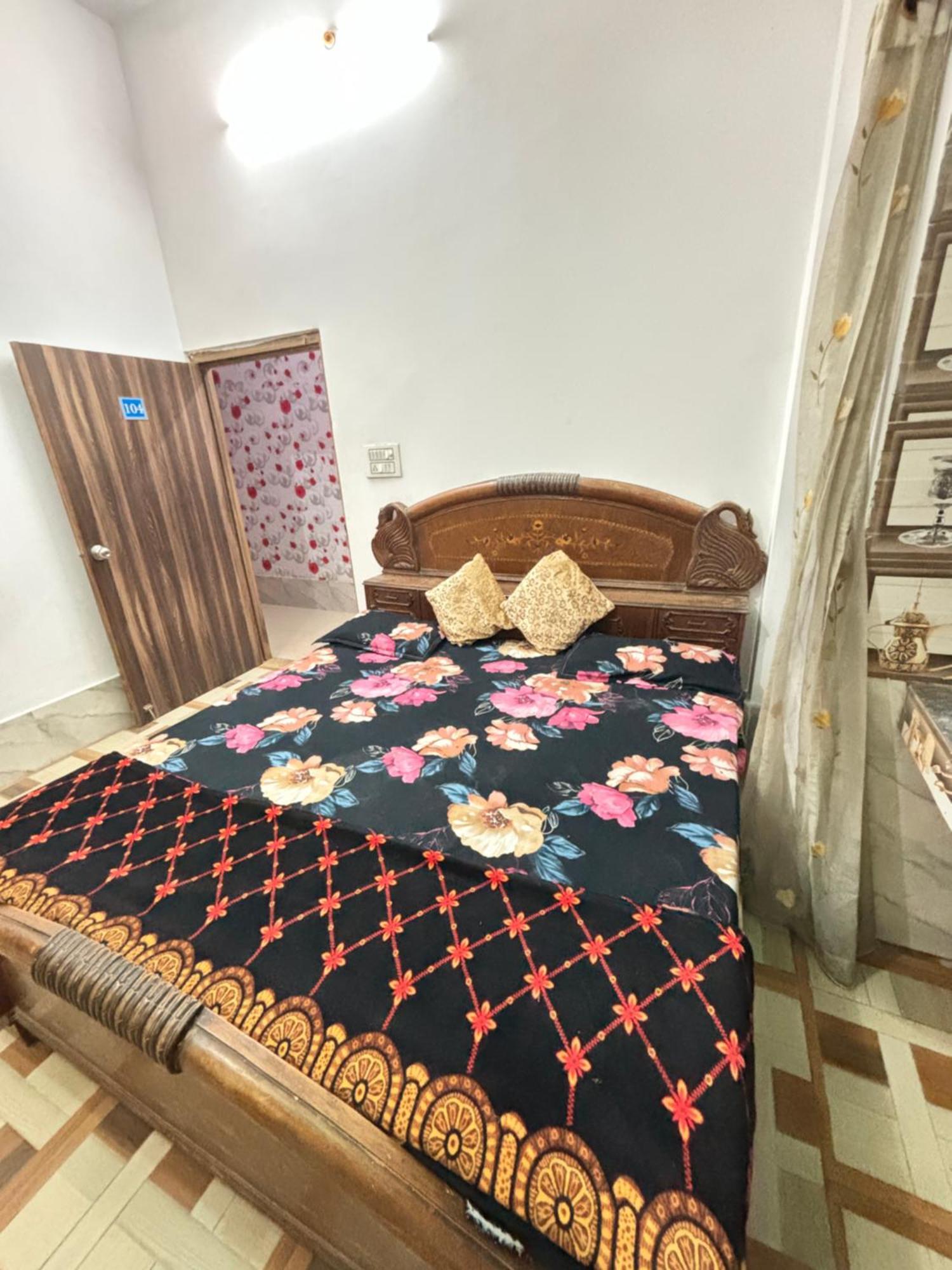 Balaji Homestay Mathura In Vrindavan Eksteriør billede
